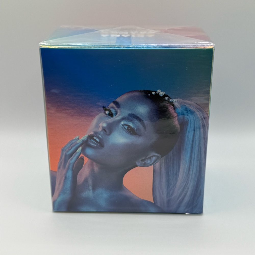 Ariana Grande Cloud Eau de Parfum - Picture 2 of 2